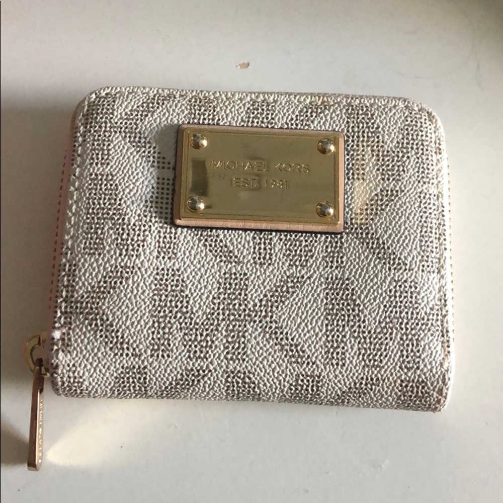 Michael Kors mini wallet